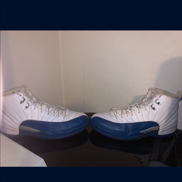 Athletic_Shoes